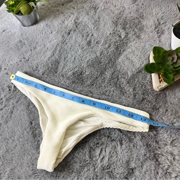 NWOT Off White Ribbed Bralette Bikini Top and Cheeky Bottoms - XS - Picture 9 of 9